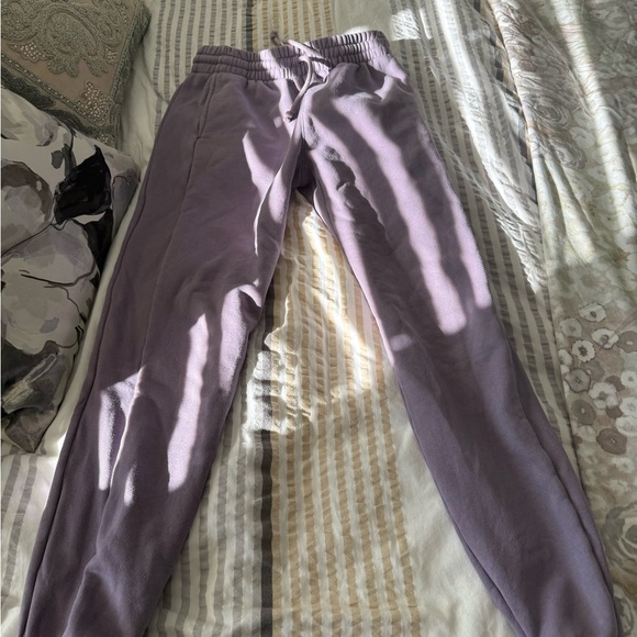 TNA Cozy Fleece Lounge Set​ . Hoodie is XS and pants are XXS - Picture 5 of 7